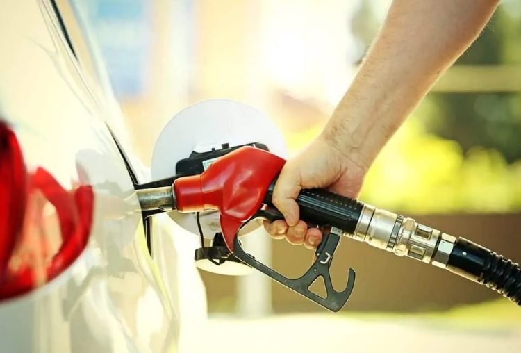 Após aumento do ICMS, diferença no preço da gasolina chega a R$ 0,25, em João Pessoa