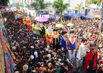 11 dias de folia? Carnaval 2025 será em data próxima ao feriado da Data Magna de Pernambuco