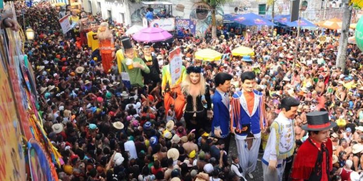 11 dias de folia? Carnaval 2025 será em data próxima ao feriado da Data Magna de Pernambuco