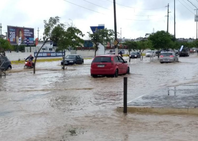 Saulo Noronha solicita operação “Tapa Buraco” para diversos bairros de Campina