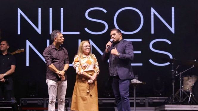 Padre Nilson atrai multidão na Festa do Artesanato em Lagoa Seca/PB