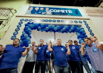 Fernando Aires inaugura comitê no centro de Boa Vista