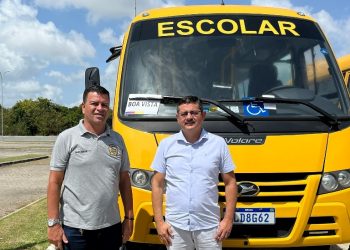 Prefeitura de Boa Vista Recebe novo ônibus escolar do Governo do Estado