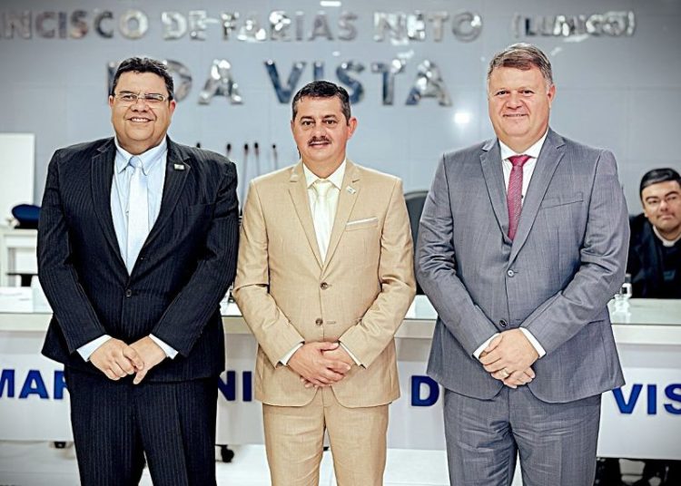 Fernando Aires toma posse como prefeito de Boa Vista e anuncia secretários