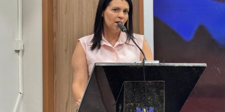 Prefeita Michelle Ribeiro destaca parceria entre os poderes na abertura do ano legislativo em Lagoa Seca