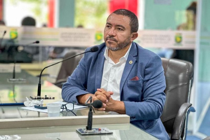 Alexandre vai pedir que projeto que equipara licença-maternidade para todas as servidoras seja colocado em votação